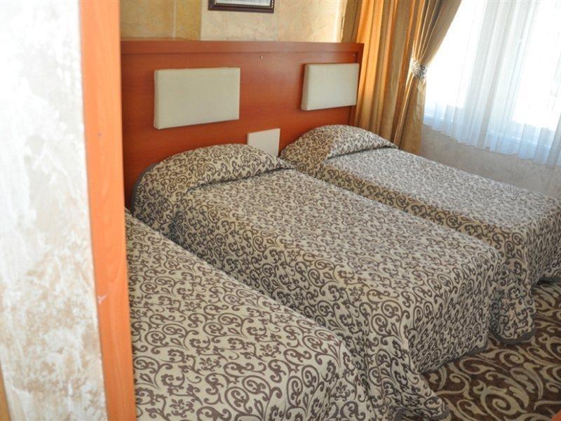 Kaya Madrid Hotel Istanboel Buitenkant foto