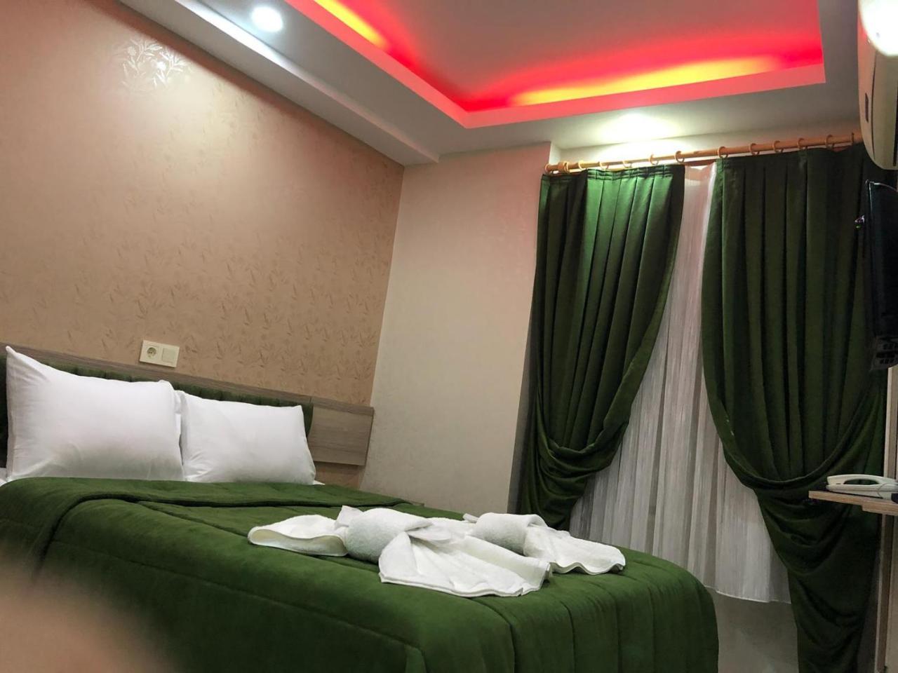 Kaya Madrid Hotel Istanboel Buitenkant foto