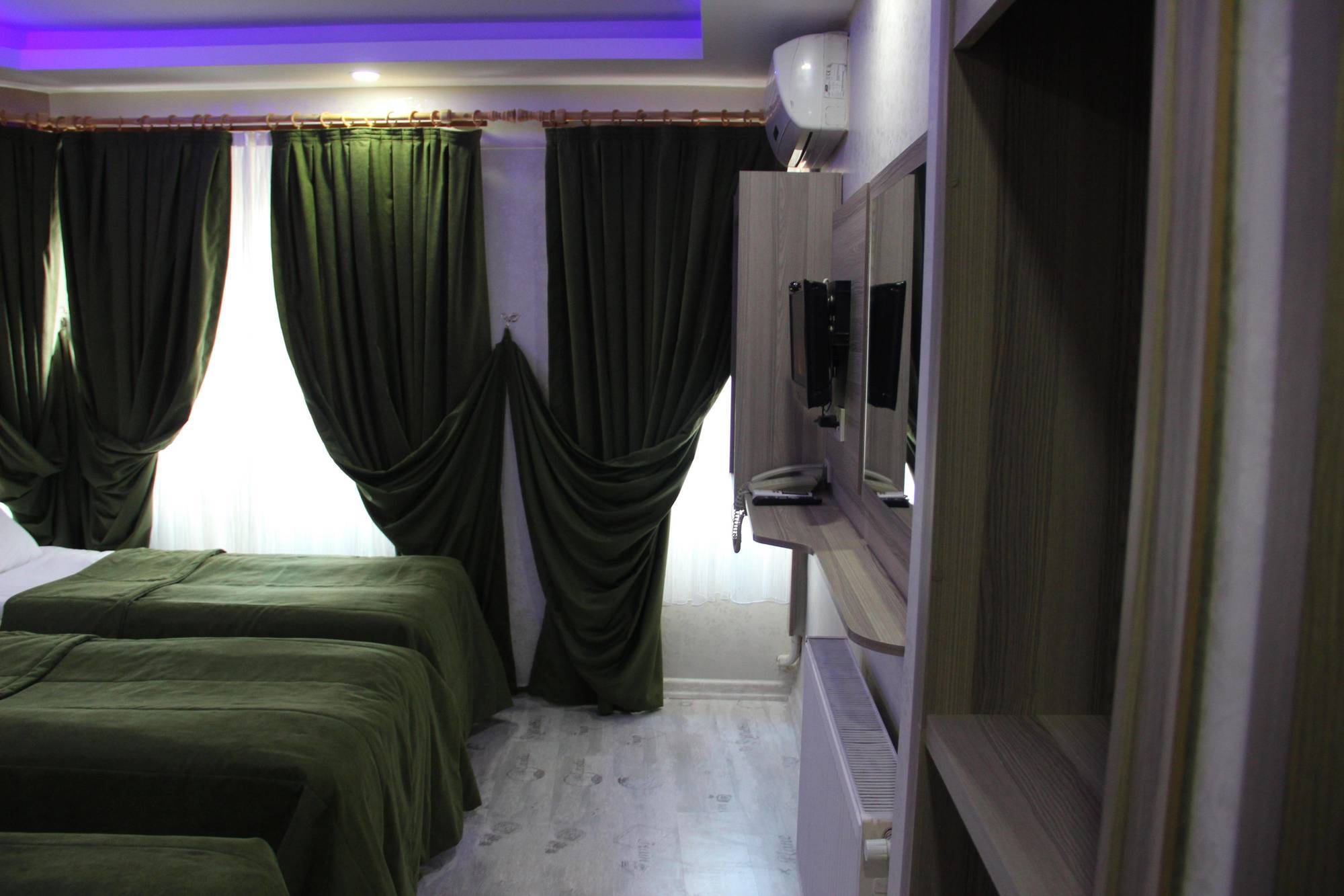 Kaya Madrid Hotel Istanboel Buitenkant foto