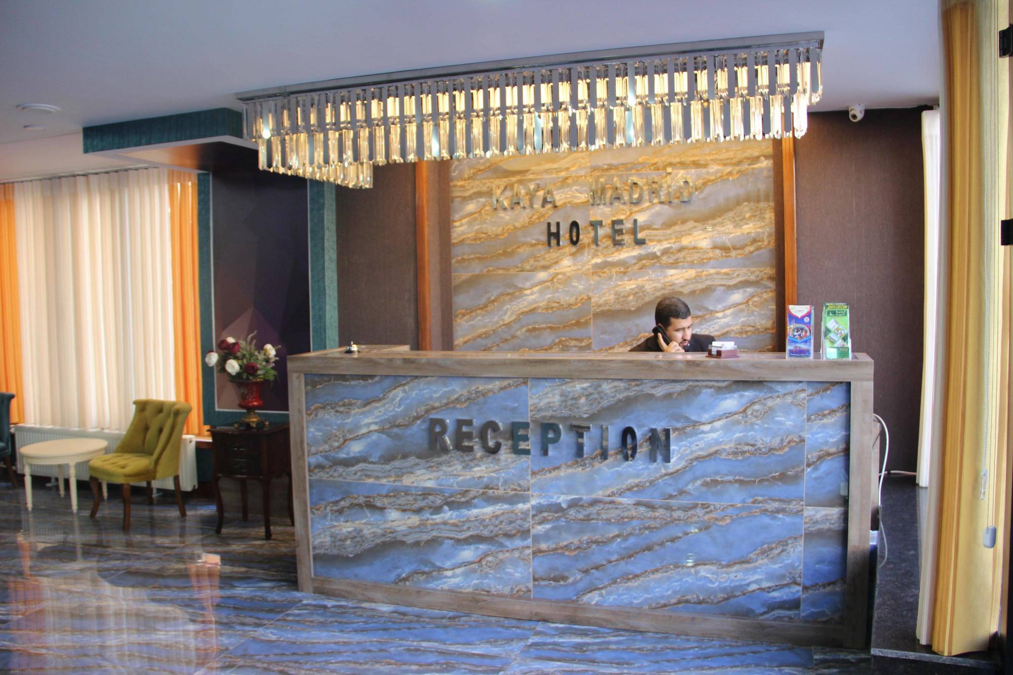 Kaya Madrid Hotel Istanboel Buitenkant foto
